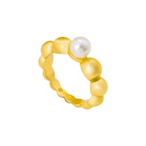She’s a Pearl Ring